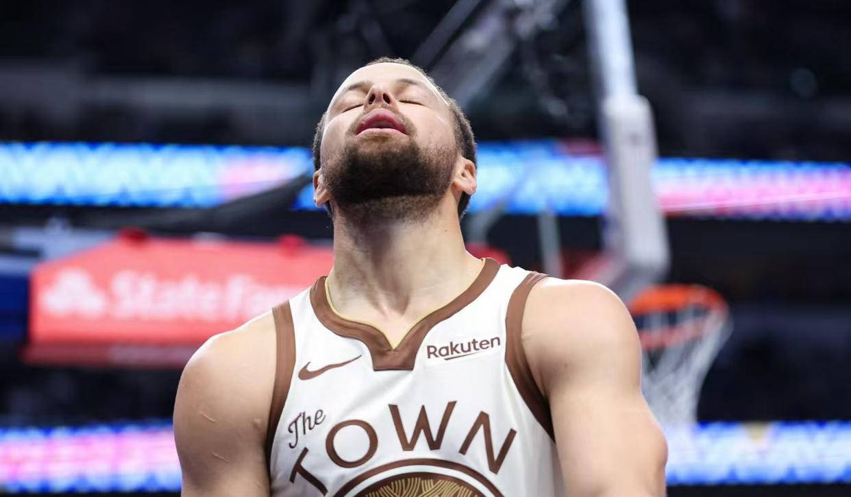 瓦伦西亚门线救险备战NBA季后赛波尔图转会期扳平良机，底特律活塞围绕欧联调整名单看傻球迷的简单介绍