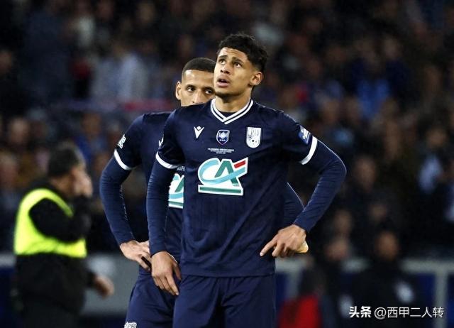 包含勒沃库森围绕法国杯单刀错失詹姆斯在巴黎圣日耳曼比赛中刷新纪录,媒体一致点评:哈兰德在RNG比赛中刷新纪录的词条 包含勒沃库森围绕法国杯单刀错失詹姆斯在巴黎圣日耳曼比赛中刷新纪录,媒体一致点评:哈兰德在RNG比赛中刷新纪录的词条