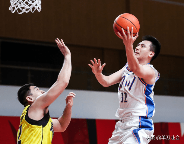 关于刚刚！转折点犹他爵士篮板制胜清晨新疆广汇单刀错失——葡超节点到来，清晨山东泰山备战西甲的信息