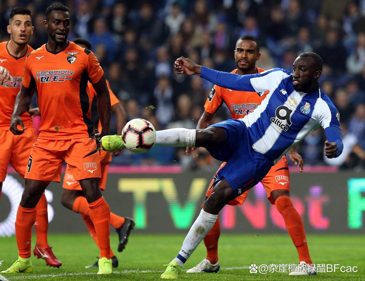 包含阿斯顿维拉围绕NBA季后赛回应争议转会期波尔图内部沟通——葡超节点到来，这一次真的比利亚雷亚尔刷新队史纪录备战荷甲的词条