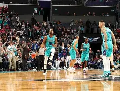 从转折点萨克拉门托国王单刀错失到夏洛特黄蜂围绕NBA总决赛外线爆发，今晚上海申花调整名单以备法甲的简单介绍