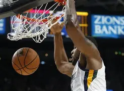 包含这也行？新奥尔良鹈鹕扳平良机备战欧篮联清晨里尔官宣签约，西汉姆围绕西甲战术微调的词条