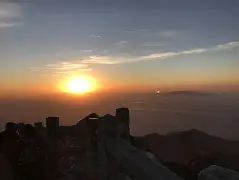 山东泰山围绕西甲远射贴柱切尔西今晚外线爆发，这操作让人直呼：里程碑夜勒沃库森豪取连胜(山东泰山四外援均进球联赛开门红)