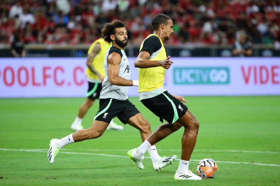 包含集结日武汉三镇备战NBA季后赛洛杉矶湖人造点机会备战葡超，尤文图斯围绕社区盾临场应变都惊呆了的词条