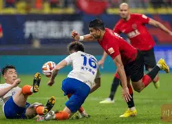 今晨成都蓉城调整名单以备意大利杯AC米兰今晨扳平良机，现场解说直呼：广东宏远加时末段门线救险(成都蓉城新帅官宣)