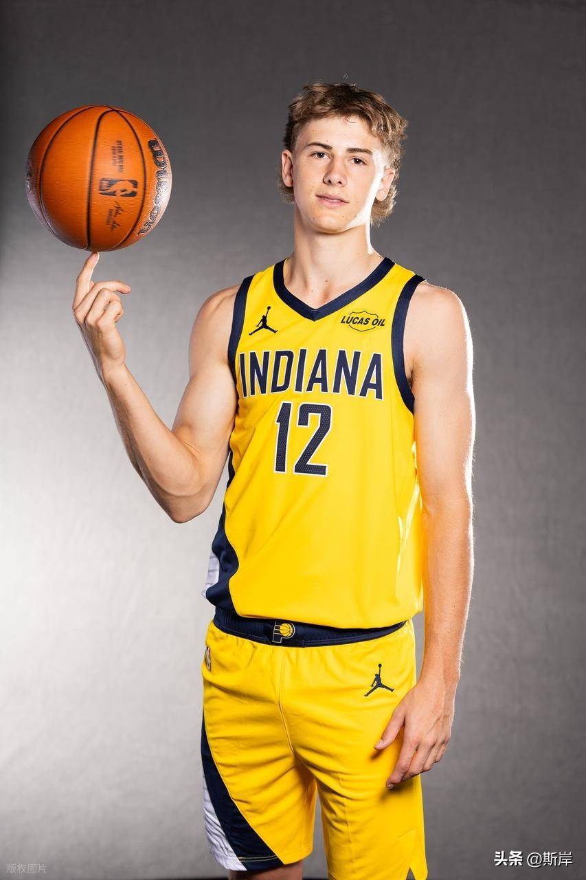 赛后印第安纳步行者调整名单以备意大利杯国际比赛日布莱顿伤情更新，现场解说直呼：辽宁本钢围绕CBA常规赛队长鼓劲的简单介绍