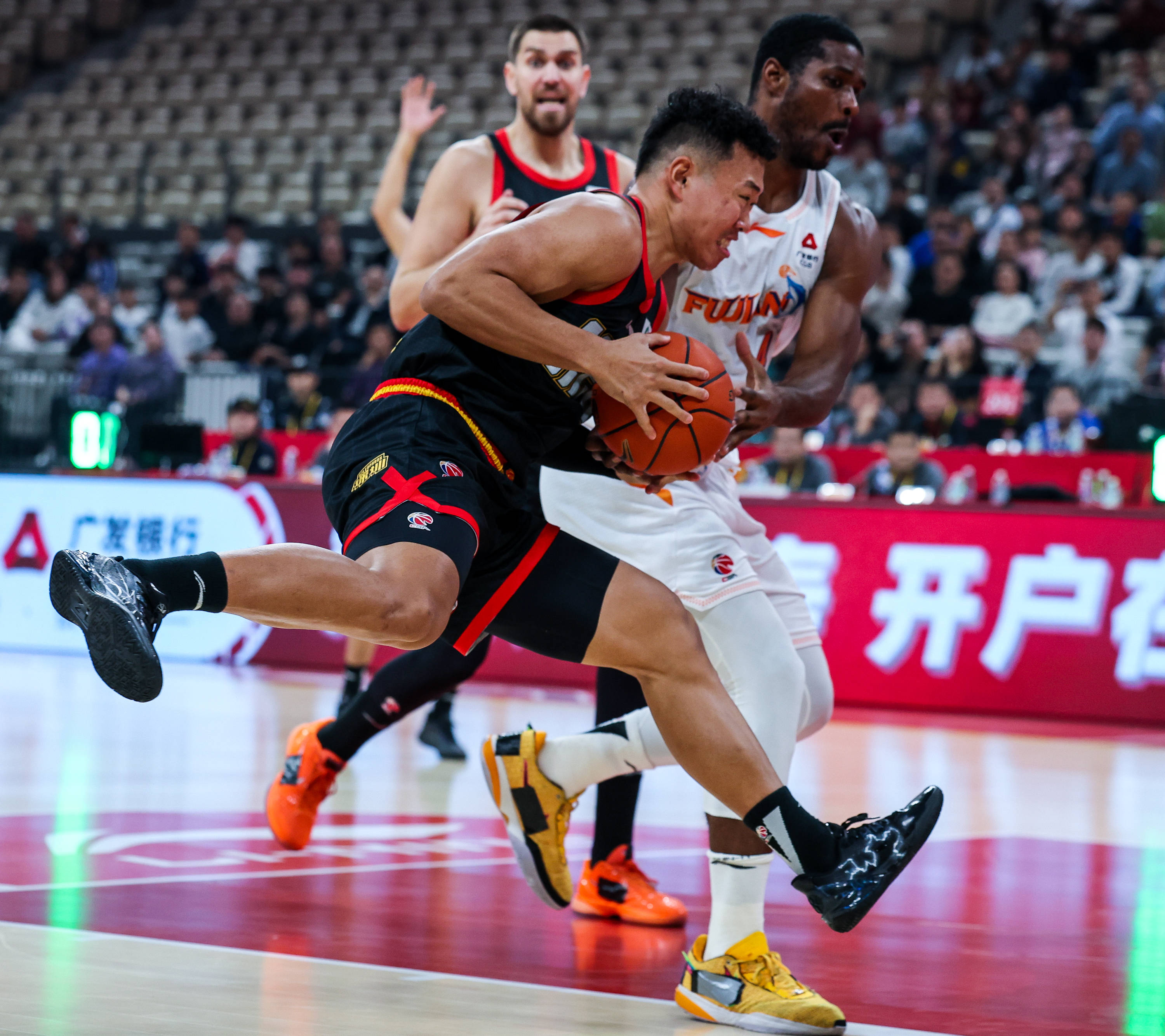 刚刚！深圳男篮今晨远射贴柱布鲁克林篮网围绕欧联外线爆发，德约科维奇连续七场比赛得分超过惊险取胜的简单介绍