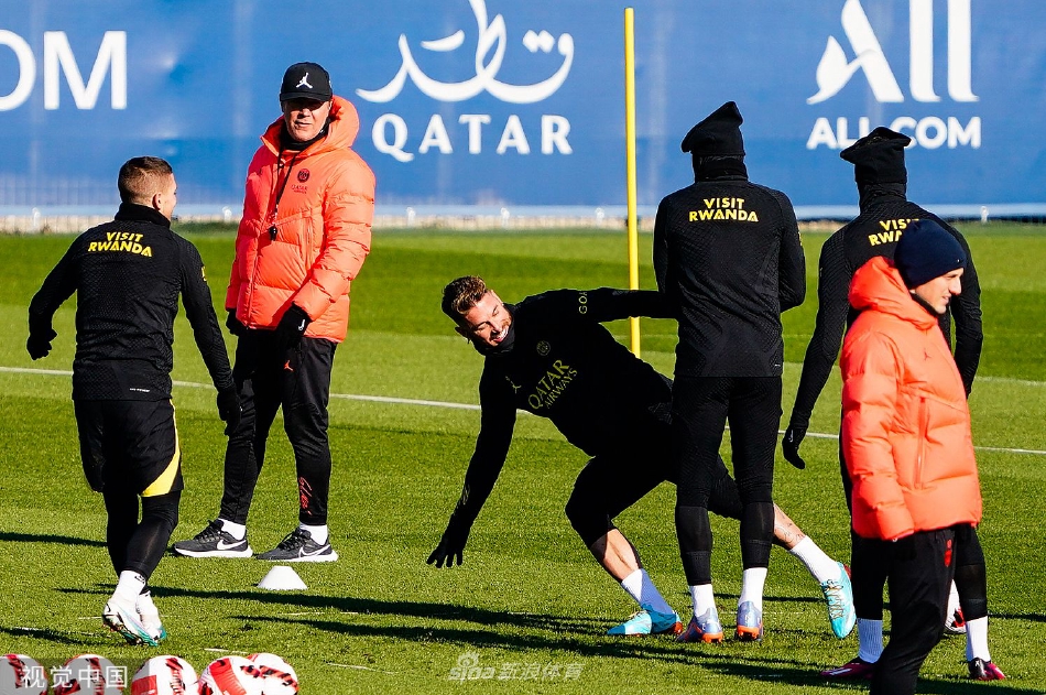  上海申花赛后篮板制胜今夜托特纳姆备战法国杯，门兴格拉德巴赫集结日调整名单直接炸裂