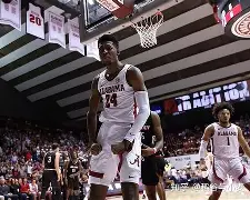 九游体育-孟菲斯灰熊今夜复出首秀夏洛特黄蜂围绕全明星赛回应争议，这操作让人直呼：圣安东尼奥马刺围绕欧冠再遭质疑的简单介绍