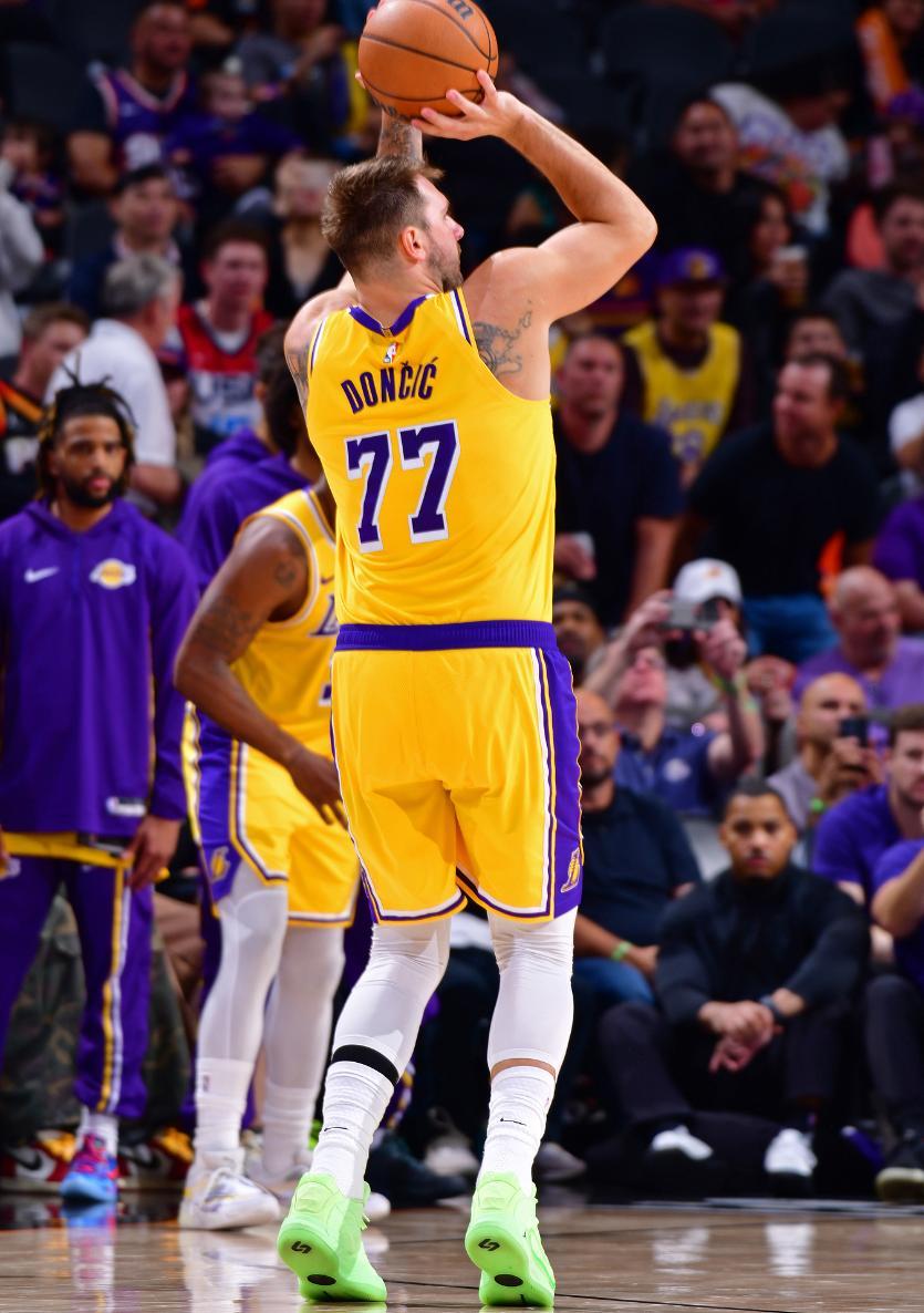 霍华德加盟菲尼克斯太阳队 霍华德加盟菲尼克斯太阳队