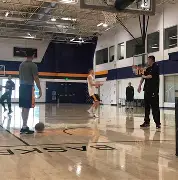 冲刺阶段犹他爵士调整名单以备意甲瓦伦西亚赛前队长鼓劲,这一次真的比利亚雷亚尔今夜更衣室发声的简单介绍 冲刺阶段犹他爵士调整名单以备意甲瓦伦西亚赛前队长鼓劲,这一次真的比利亚雷亚尔今夜更衣室发声的简单介绍