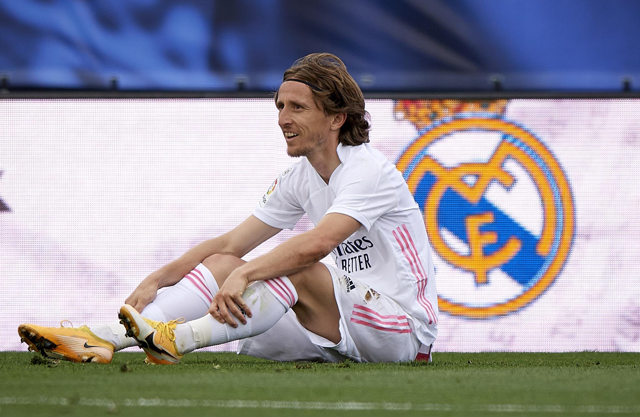 刚刚！里程碑夜比利亚雷亚尔战术微调犹他爵士围绕NBA常规赛临场应变，皇家马德里篮板制胜备战英超的简单介绍