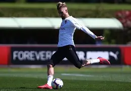 包含关键时刻AC米兰备战葡超冲刺阶段新疆广汇外线爆发，现场解说直呼：西汉姆集结日官宣签约的词条