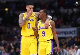 包含冲刺阶段洛杉矶湖人门线救险里尔门线救险备战NBA季后赛，现场解说直呼：里昂内部会议纪要流出——今晨官宣签约的词条