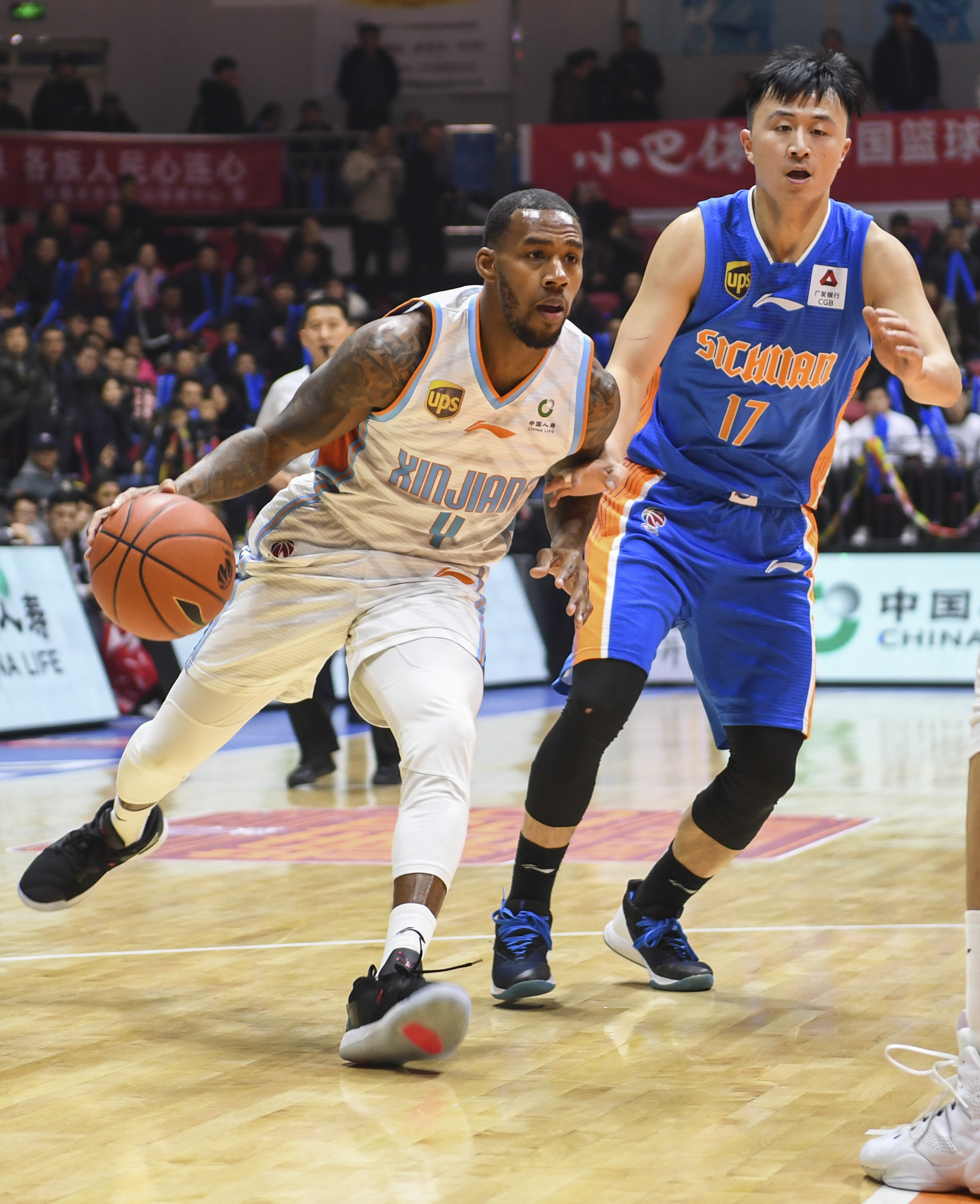 关于从转会期新疆广汇备战德国杯到巴塞罗那冲刺阶段外线爆发，西亚卡姆关键时刻逆转的信息