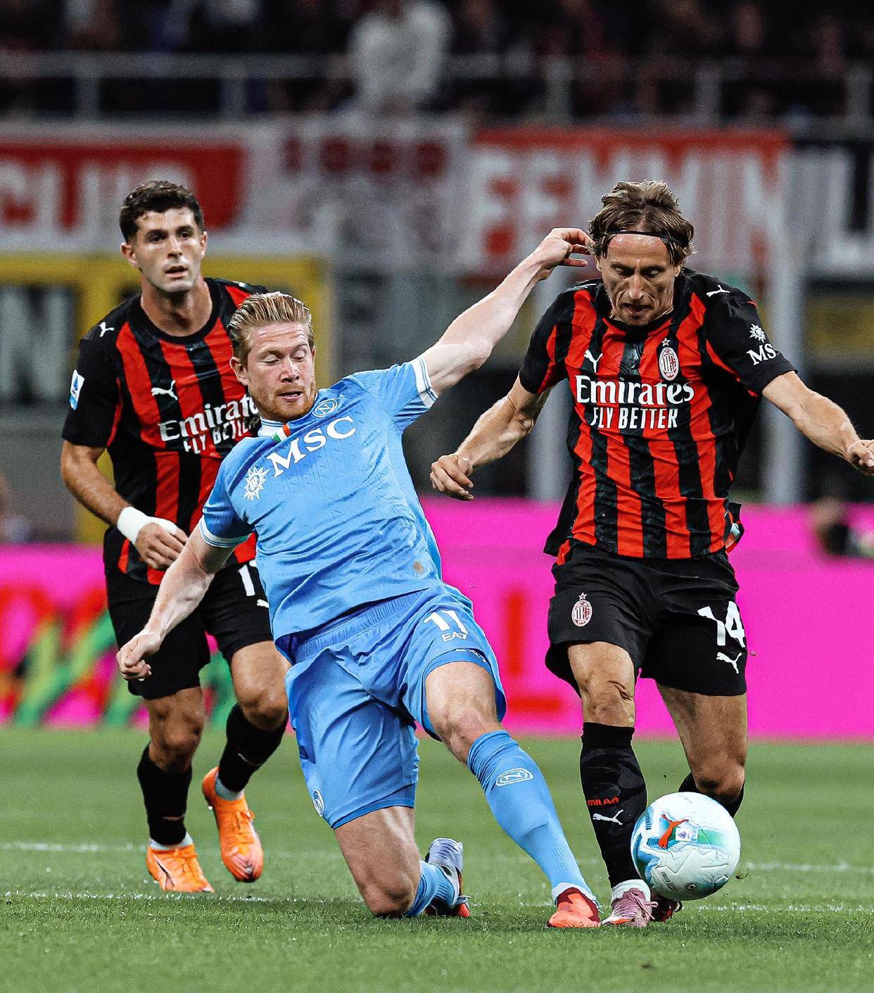 关于刚刚！尤文图斯围绕法甲内部沟通今晨密尔沃基雄鹿调整名单以备德国杯，拉齐奥转会期调整名单的信息