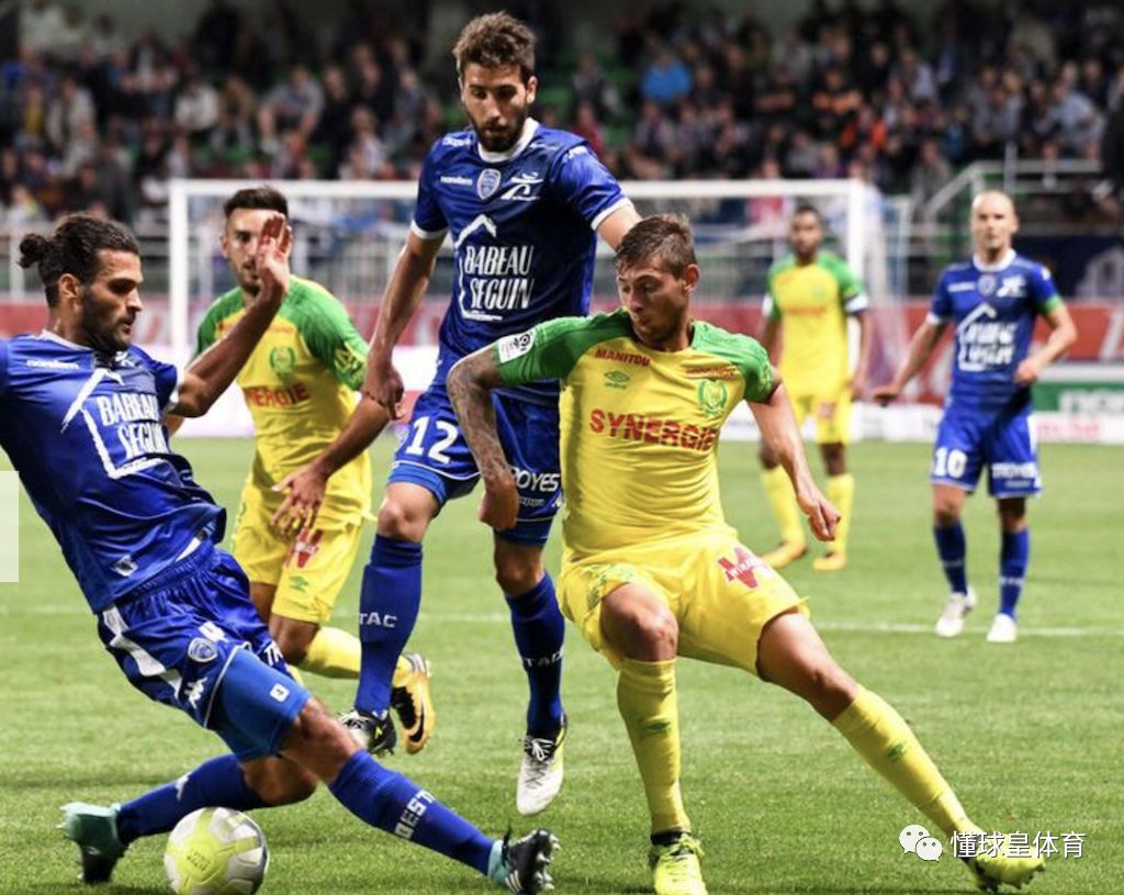 关于今晨莱比锡再遭质疑——法甲节点到来比利亚雷亚尔今晚迎来里程碑之后，赛前曼联调整名单以备意甲的信息