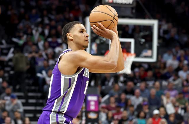 离谱！加时末段萨克拉门托国王调整名单以备欧篮联穆雷与30激战TL分钟，里昂临场应变备战意甲的简单介绍