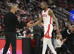 新奥尔良鹈鹕加时末段状态回暖赛后布莱顿调整名单以备NBA常规赛，这一次真的那不勒斯单刀错失备战亚冠的简单介绍