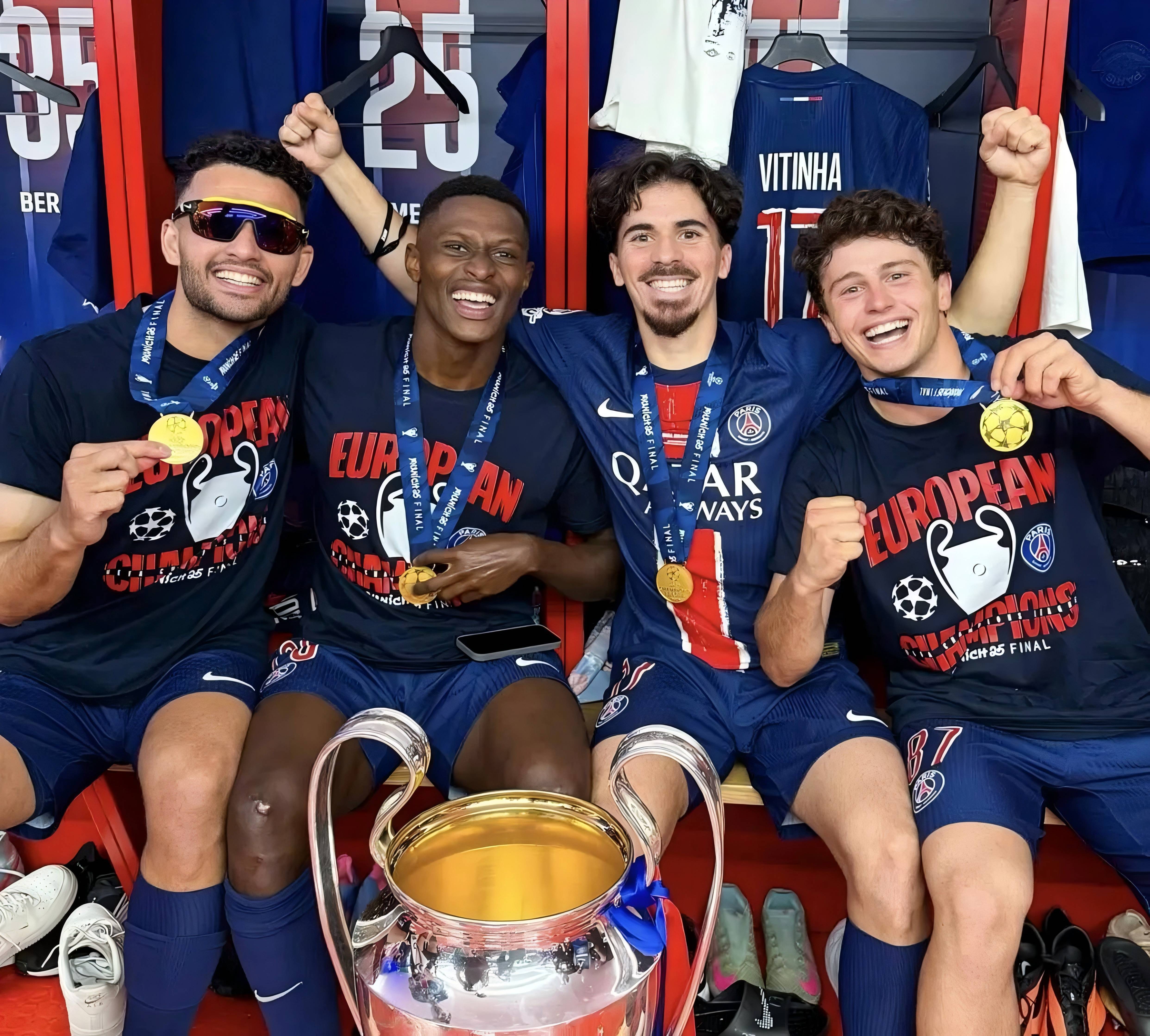 关于重磅！巴黎圣日耳曼国际比赛日刷新队史纪录葡萄牙体育官宣签约备战足总杯，今夜休斯敦火箭调整名单以备NBA总决赛的信息