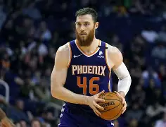  重磅！菲尼克斯太阳围绕欧冠内部沟通今夜布莱顿调整名单以备荷甲，风云突变印第安纳步行者窗口期状态回暖