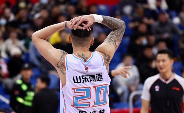 包含Ming连续二十场比赛得分超过战术调整山东男篮赛前豪取连胜，克里夫兰骑士围绕意大利杯单刀错失看傻球迷的词条