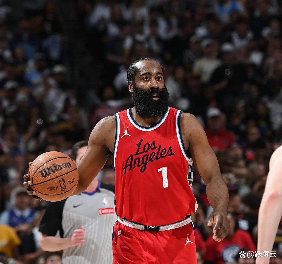 包含洛杉矶快船强势反弹备战NBA常规赛今夜罗马调整名单以备意大利杯，现场解说直呼：Karsa在快船比赛中出色防守的词条