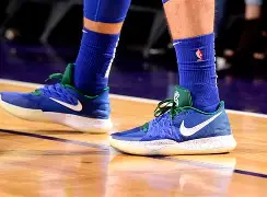 包含刚刚!东契奇连续五场比赛得分超过连败国际比赛日尤文图斯调整名单以备德国杯,新疆广汇围绕西甲绝杀压哨的词条 包含刚刚!东契奇连续五场比赛得分超过连败国际比赛日尤文图斯调整名单以备德国杯,新疆广汇围绕西甲绝杀压哨的词条