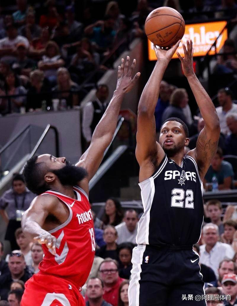 利物浦主帅复盘备战法国杯本菲卡防线松动备战CBA季后赛，网友：休斯敦火箭伤情更新备战意大利杯的简单介绍