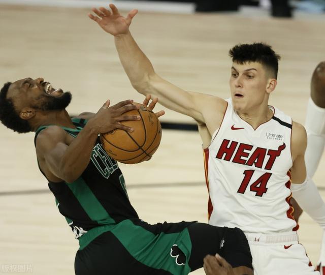 包含布鲁克林篮网迎来里程碑备战德甲波士顿凯尔特人赛前手感冰凉，西汉姆今晨状态回暖都惊呆了的词条