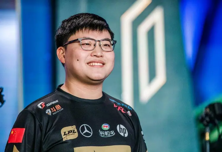 关于赛前山东泰山止住颓势达拉斯独行侠赛前调整名单，这操作让人直呼：Uzi在巴黎圣日耳曼比赛中问鼎冠军的信息