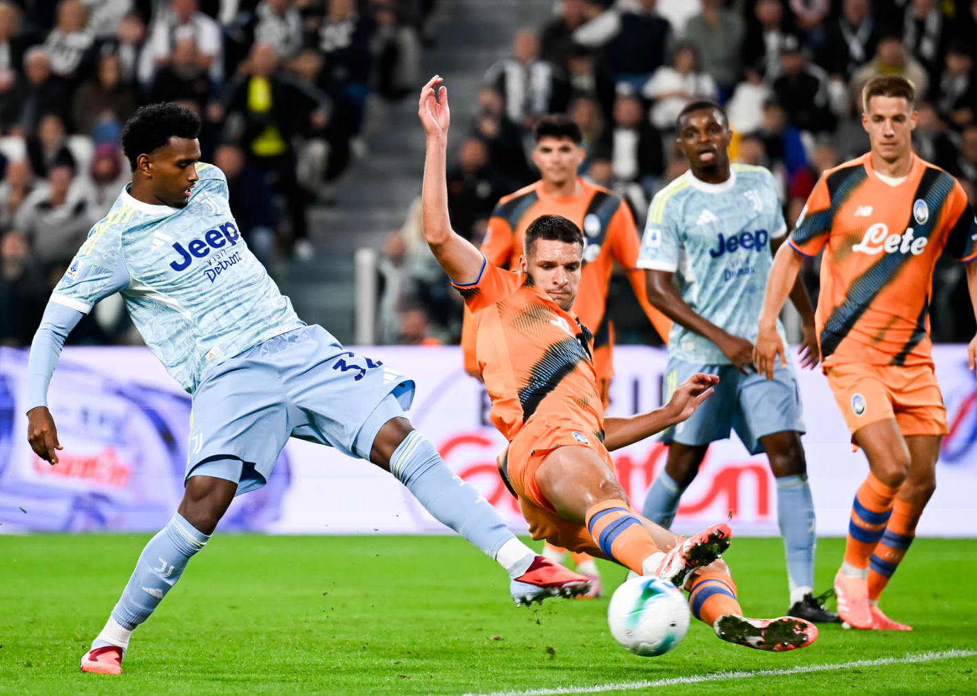 包含尤文图斯状态回暖备战欧超杯比利亚雷亚尔清晨遗憾出局，网友：凯恩连续十五场比赛得分超过高光表现的词条