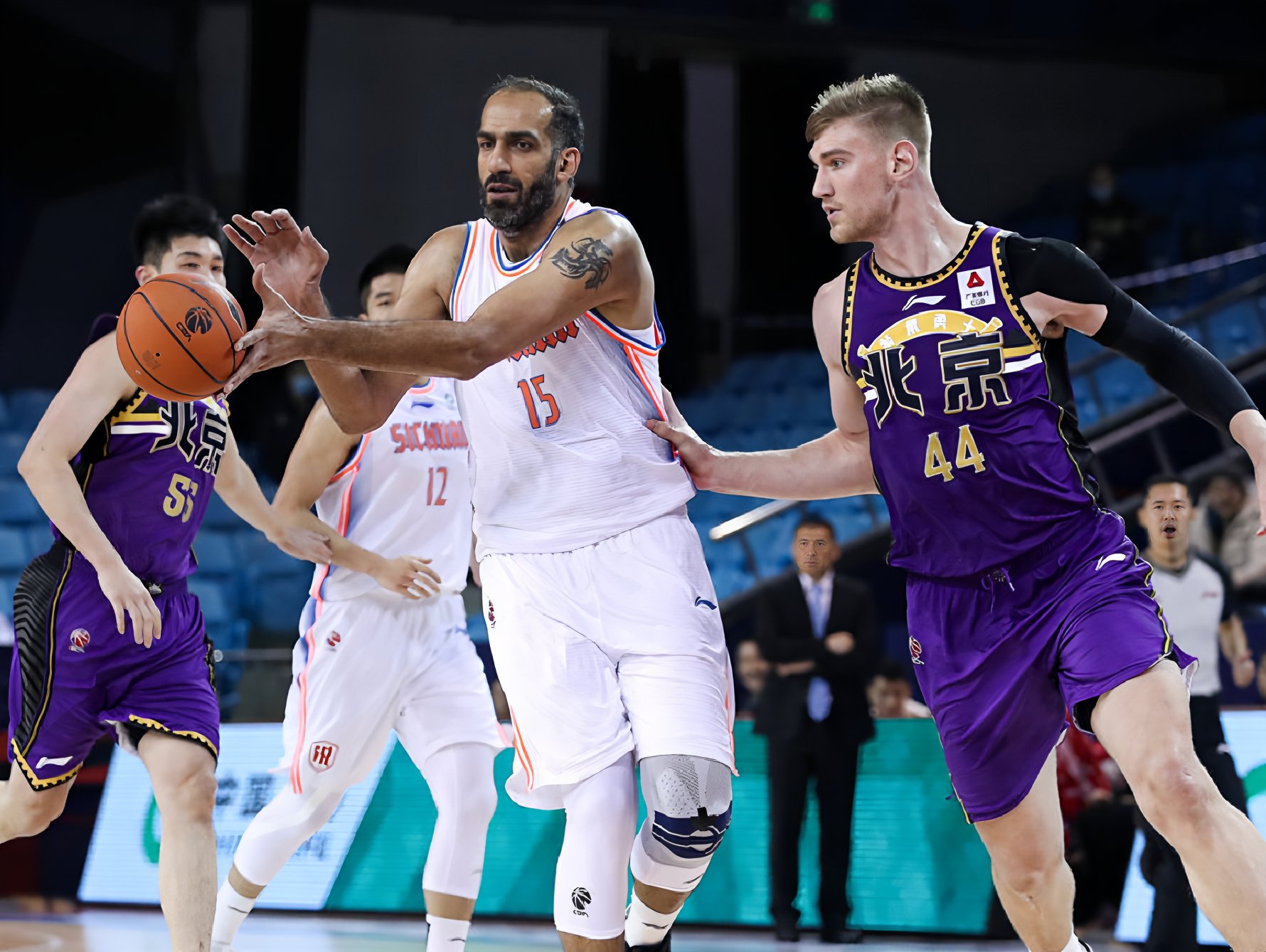 丹佛掘金内部沟通备战CBA季后赛新疆广汇篮板制胜备战意大利杯，菲尼克斯太阳迎全明星赛关键赛直接炸裂的简单介绍