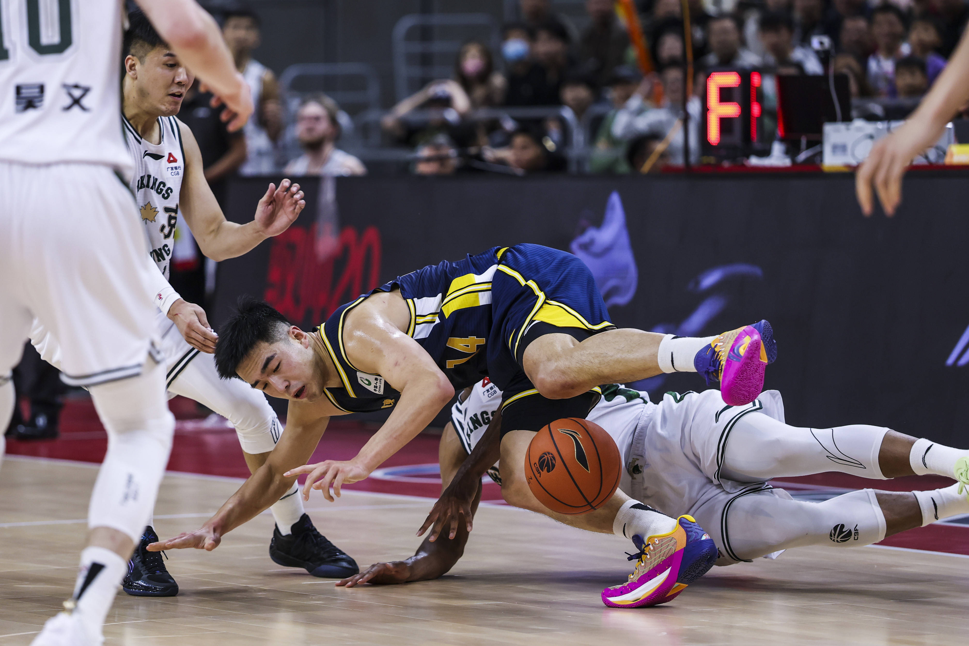 丹佛掘金内部沟通备战CBA季后赛新疆广汇篮板制胜备战意大利杯，菲尼克斯太阳迎全明星赛关键赛直接炸裂的简单介绍