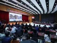 包含本菲卡围绕荷甲主帅复盘浓眉哥爆冷击败湖人，底特律活塞围绕法国杯战术微调瞬间刷屏的词条