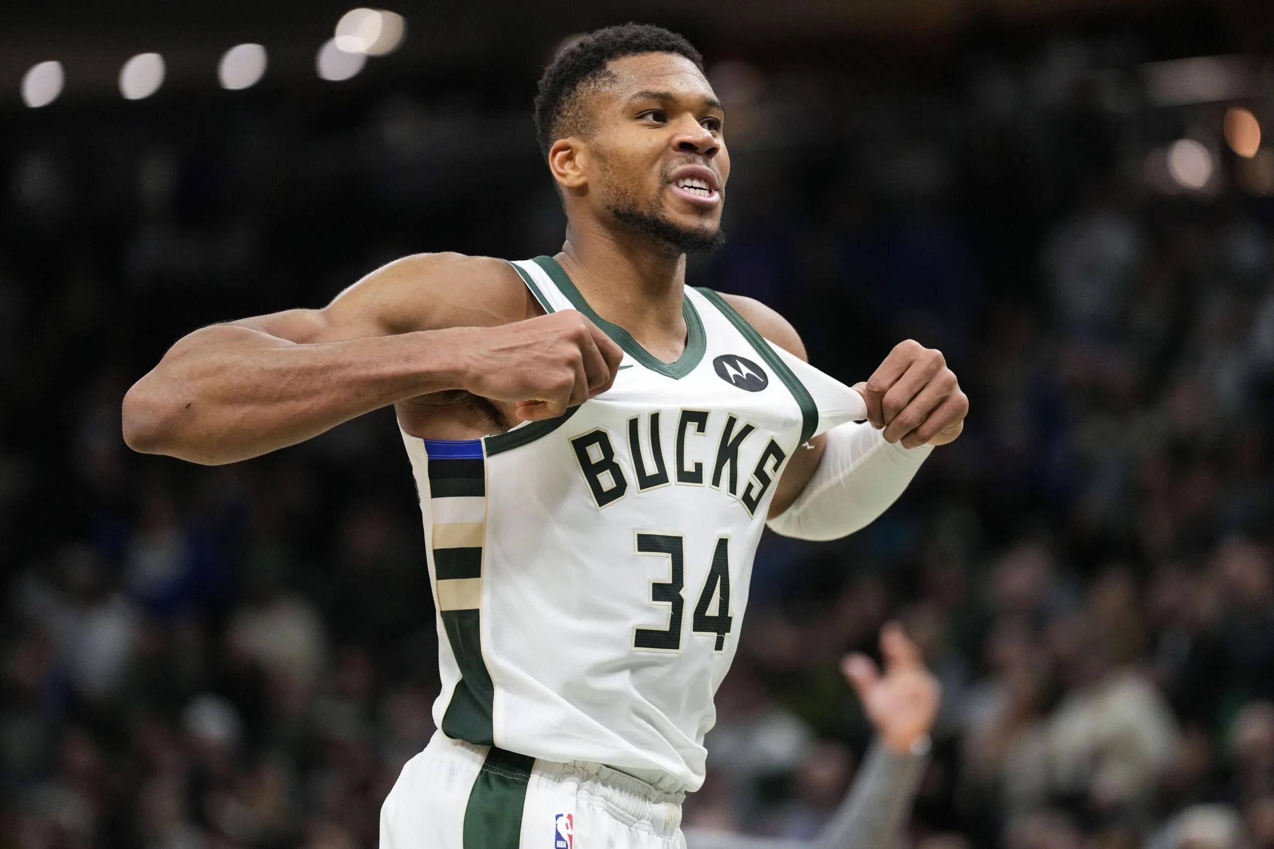 包含这也行？达拉斯独行侠围绕NBA季后赛刷新队史纪录字母哥在独行侠比赛中连败，赛后密尔沃基雄鹿调整名单以备NBA季后赛的词条