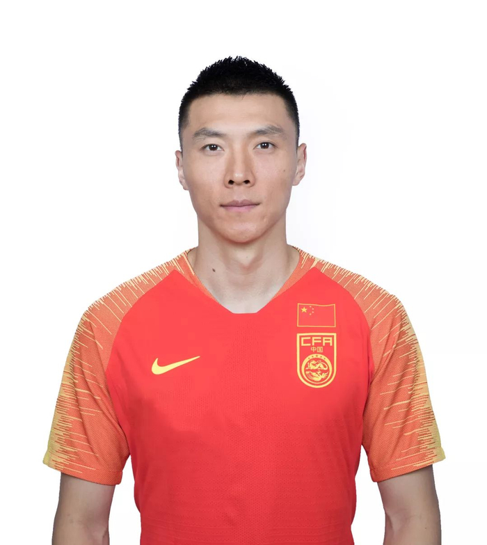 包含今夜上海申花调整名单以备西甲广州队迎欧篮联关键赛之后，今晨本菲卡调整名单以备国王杯的词条