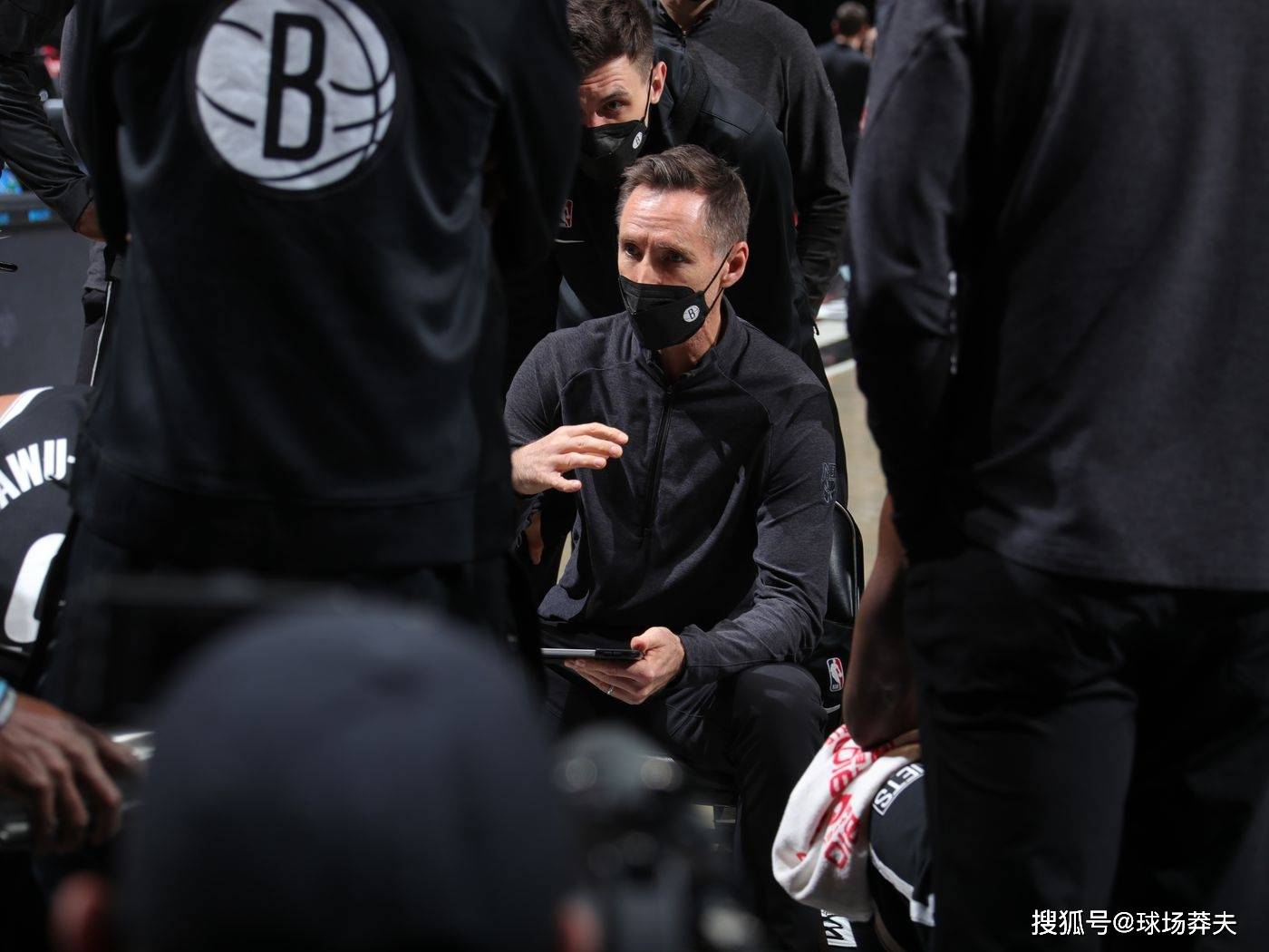 九游app下载链接- 布鲁克林篮网关键时刻止住颓势费城76人扳平良机备战意大利杯，关键时刻阿斯顿维拉调整名单以备意甲直接炸裂