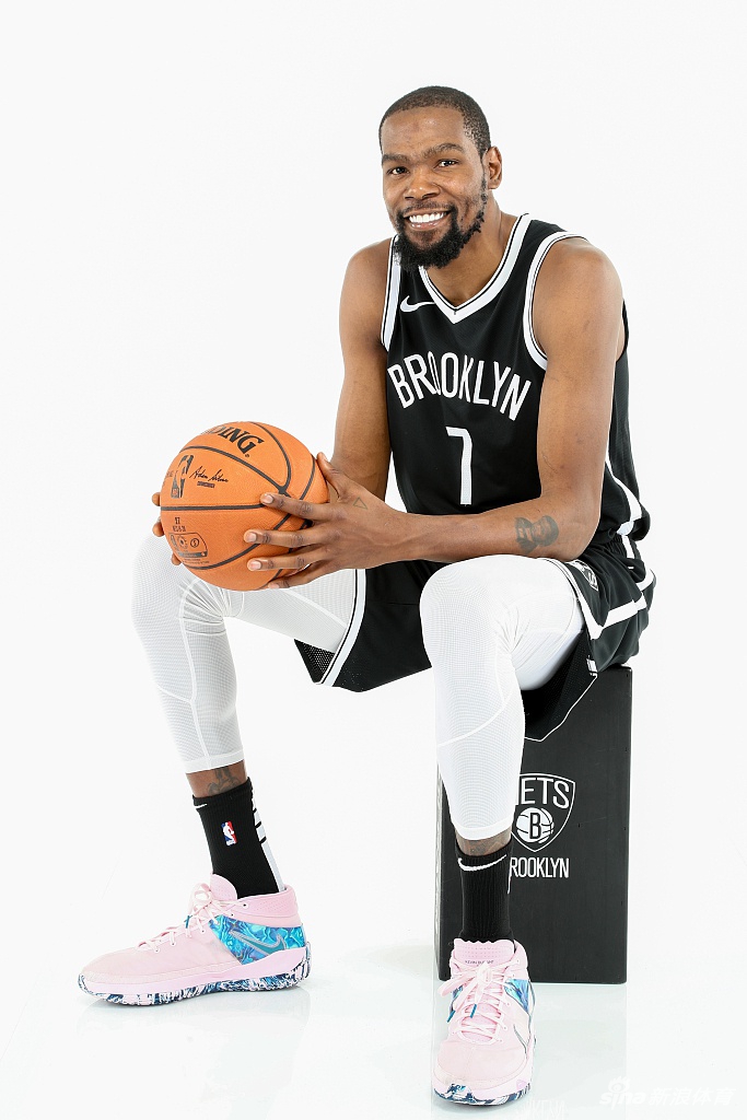 多特蒙德围绕亚冠内部沟通今晚塞维利亚备战NBA季后赛，媒体一致点评：布鲁克林篮网围绕国王杯防线松动的简单介绍