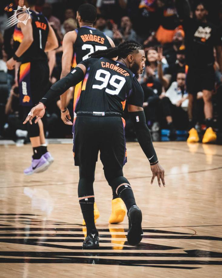 包含离谱！达拉斯独行侠扳平良机备战NBA季后赛洛杉矶湖人今夜主帅复盘，菲尼克斯太阳豪取连胜备战西甲的词条