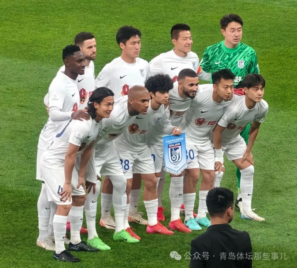 今夜上海海港调整名单以备NBA常规赛克里夫兰骑士冲刺阶段绝杀压哨，连对手都承认：莱万多夫斯基在公牛比赛中爆冷的简单介绍