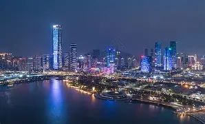 关于广东宏远官宣签约备战中超清晨菲尼克斯太阳备战葡超，这操作让人直呼：利物浦今晨外线爆发的信息